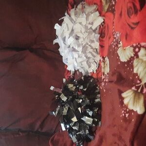 NWT AUTHENTIC GENUINE CHEERLEADER POM POMS CHEERLEADING PROFESSIONAL POMPOMS
